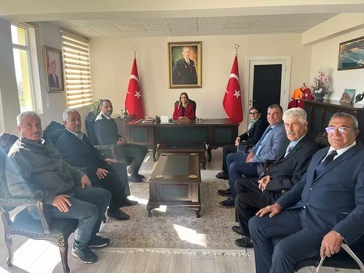 Kaymakam Yılmaz\'dan Muhtarlara Kutlama