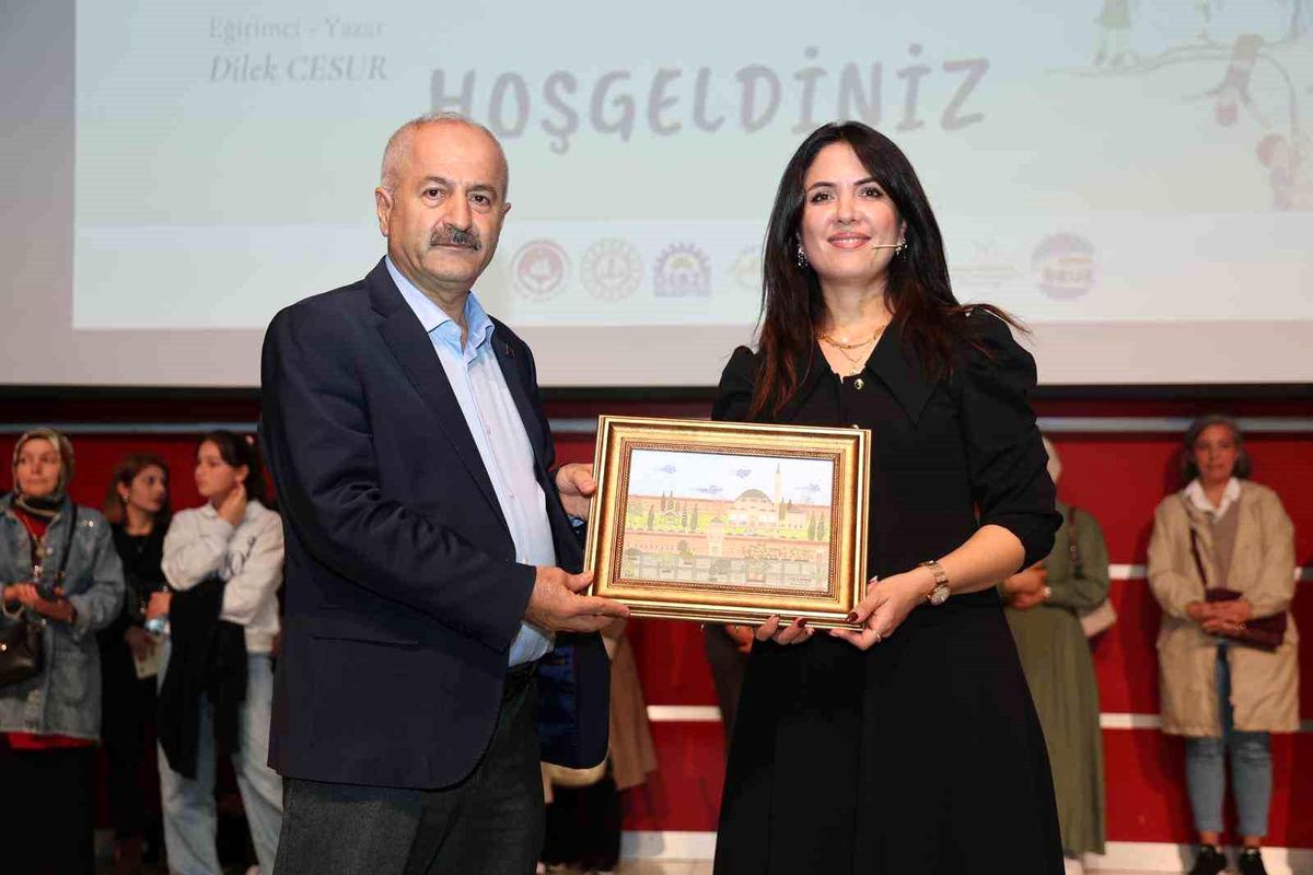 Dilek Cesur, Gebze\'de Ebeveyn-Çocuk İlişkilerini Anlattı