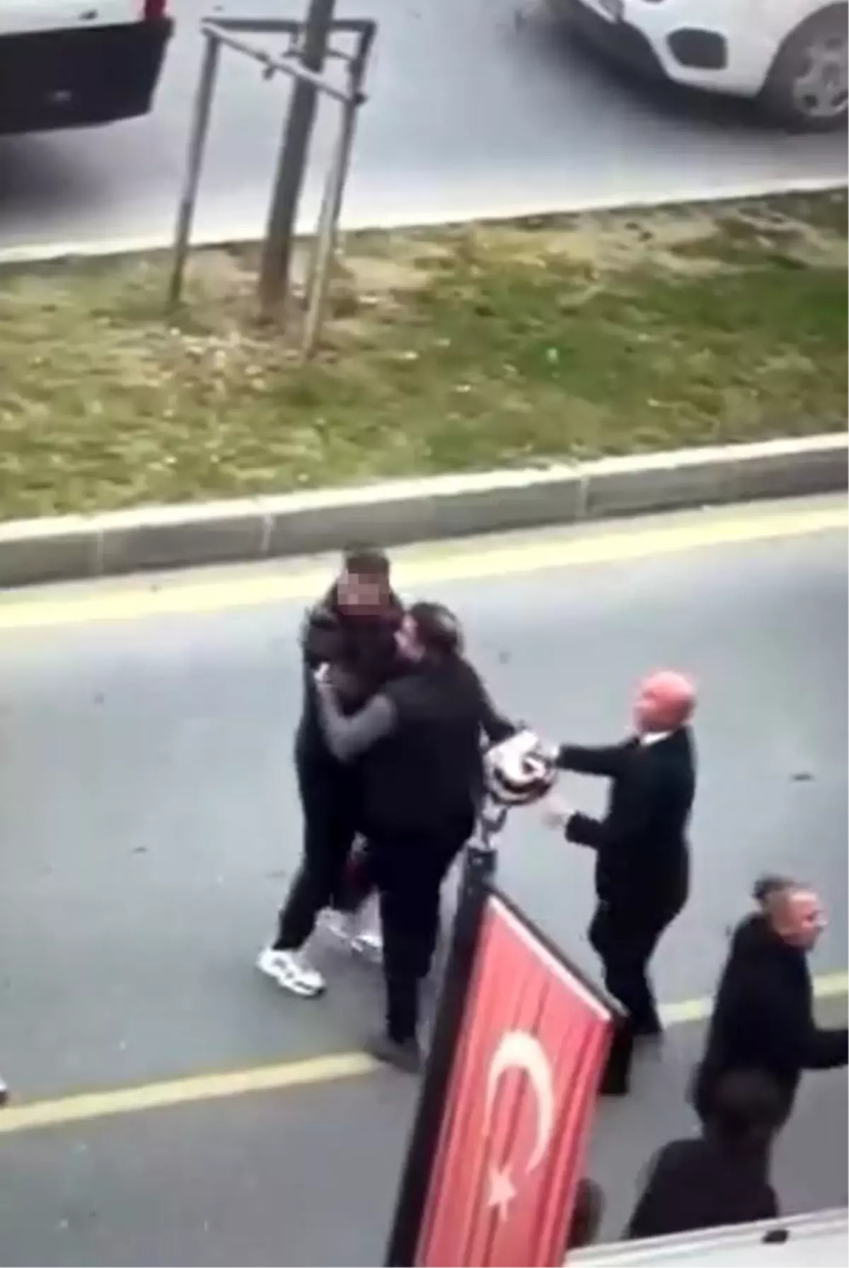 İstanbul\'da Trafik Kavgası: Çocuk Gözleri Önünde