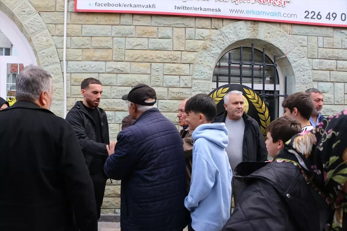 Eşe Kökçü\'nün Cenazesi Eskişehir\'de Defnedildi