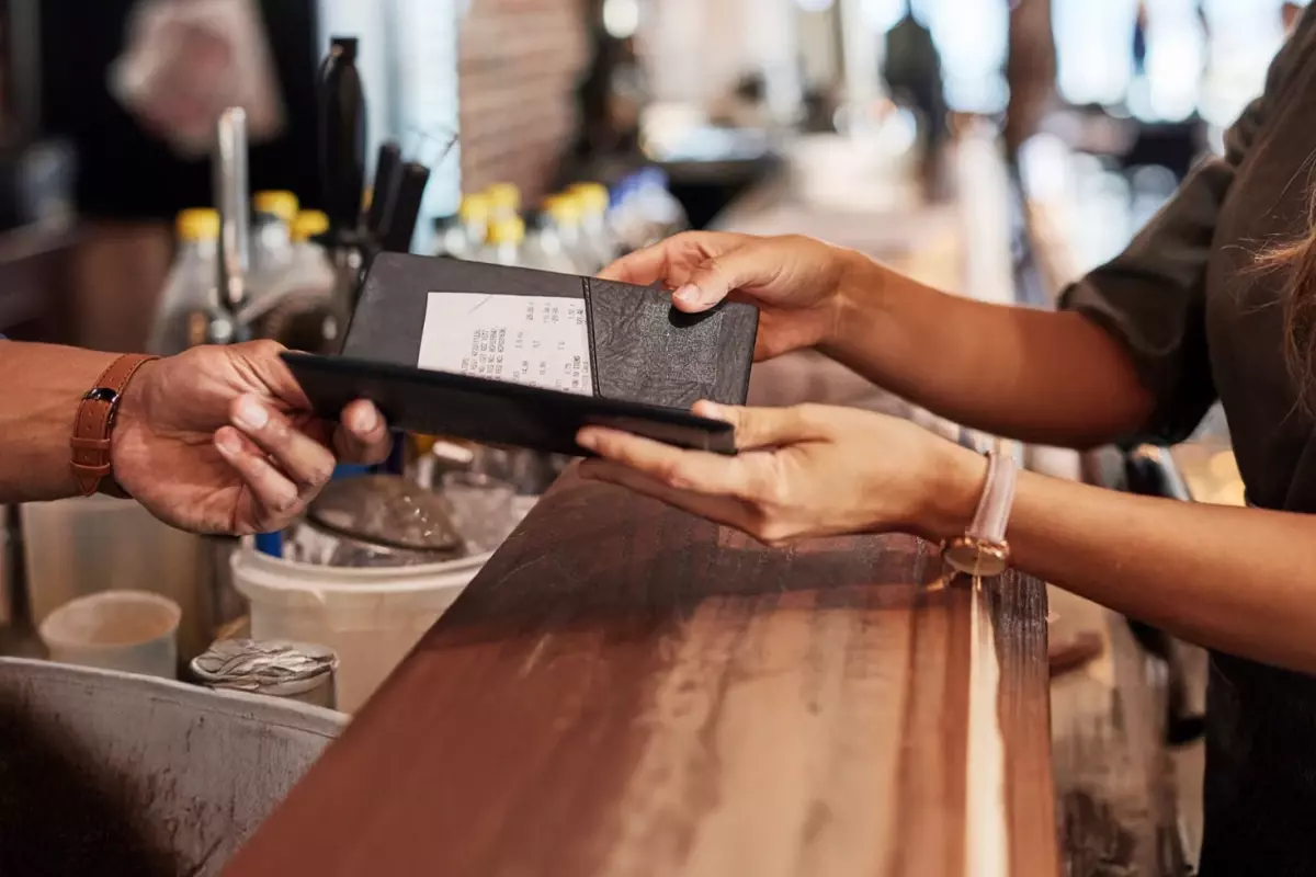 Bunu da gördük! 10 bin liralık hesaba 45 TL\'lik şarj ücreti eklediler