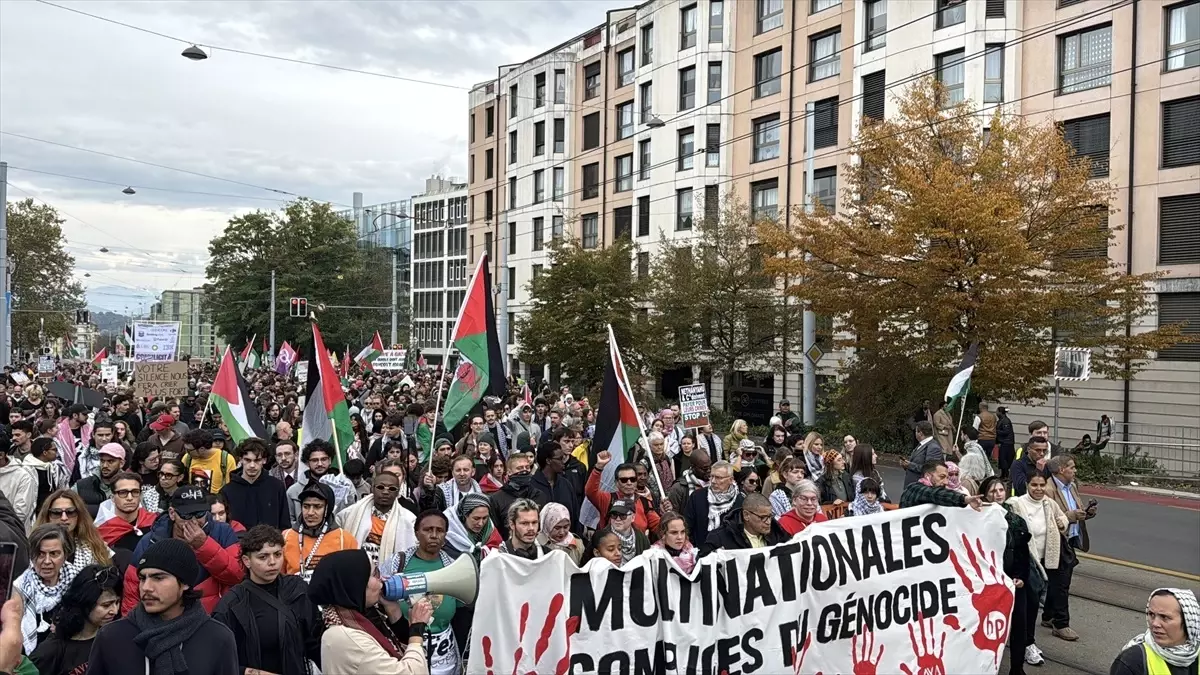 Cenevre\'de Gazze Soykırımına Karşı Yürüyüş