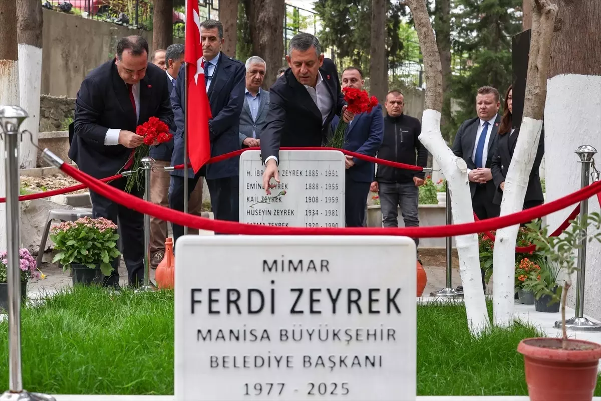 Özgür Özel, Ferdi Zeyrek\'in Kabrini Ziyaret Etti