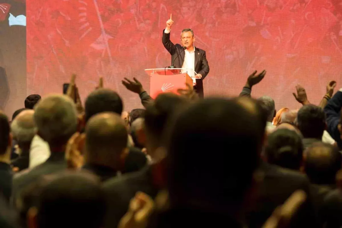 CHP Genel Başkanı Özel memleketi Manisa\'da konuştu