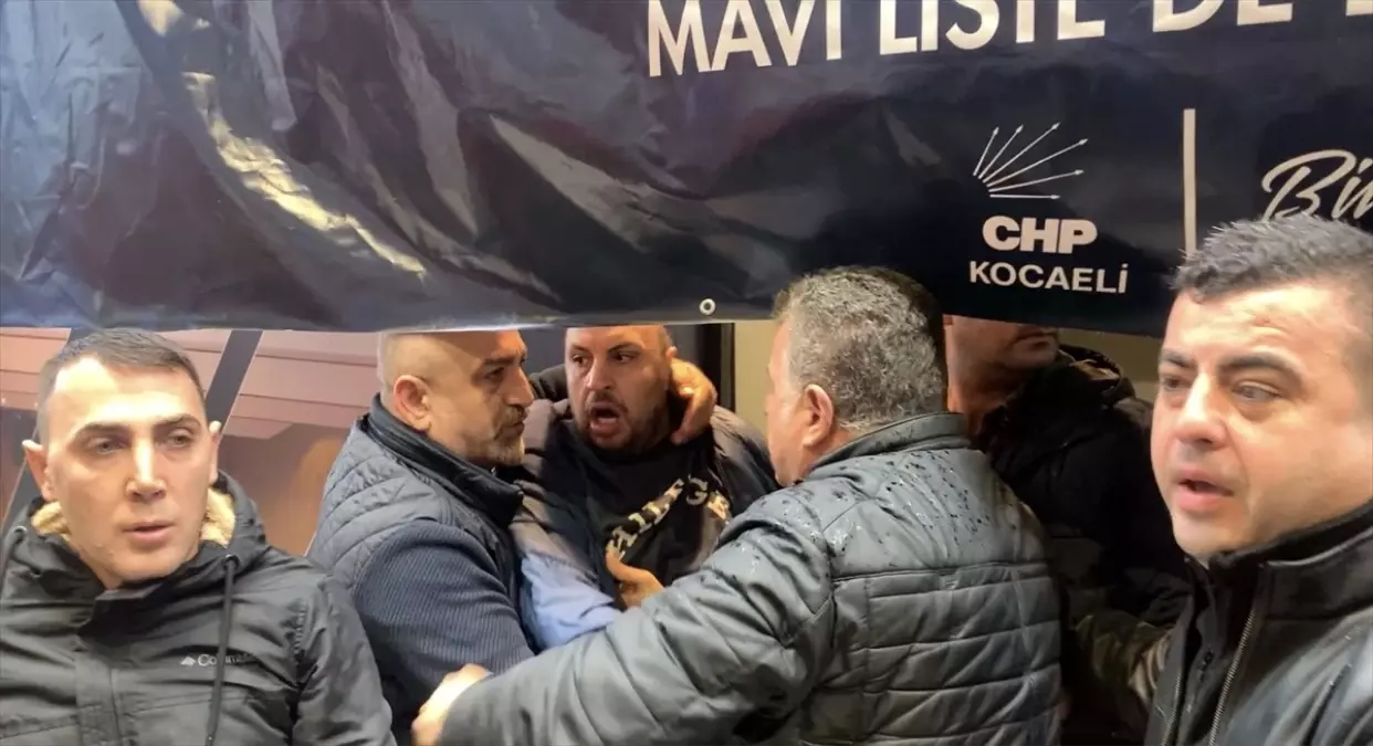 CHP Kongresi\'nde Gerginlik
