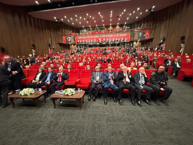 CHP Kocaeli İl Kongresi'nde ortalık karıştı