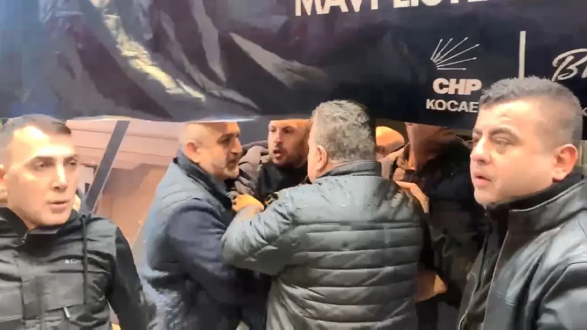 CHP Kongresinde Gazetecilere Saldırı