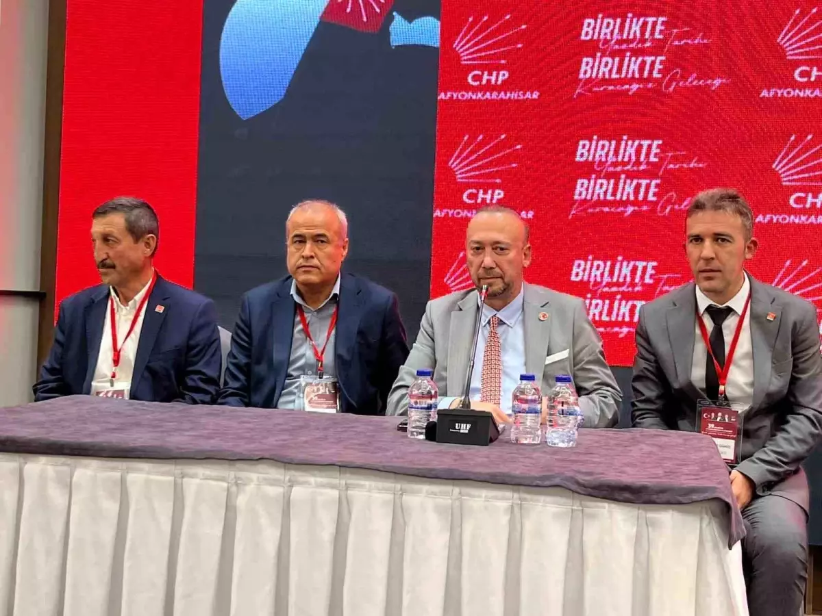 CHP Afyonkarahisar Kongresinde Basın Mensuplarının Dışı Çıkarılması Tepkilere Neden Oldu