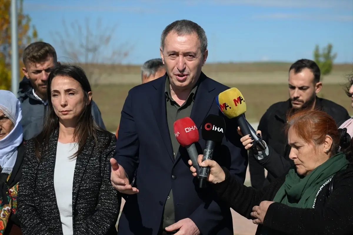 DEM Partisi\'nden Demirtaş\'a Ziyaret