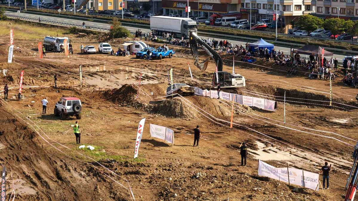 Trabzon\'da Nefes Kesen Off-Road Festivali