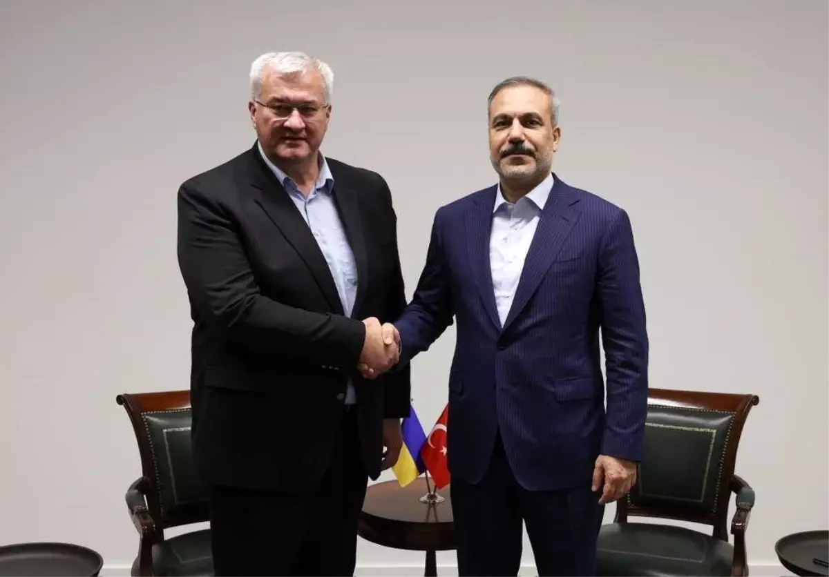 Fidan ve Sybiha Lüksemburg\'da Görüştü