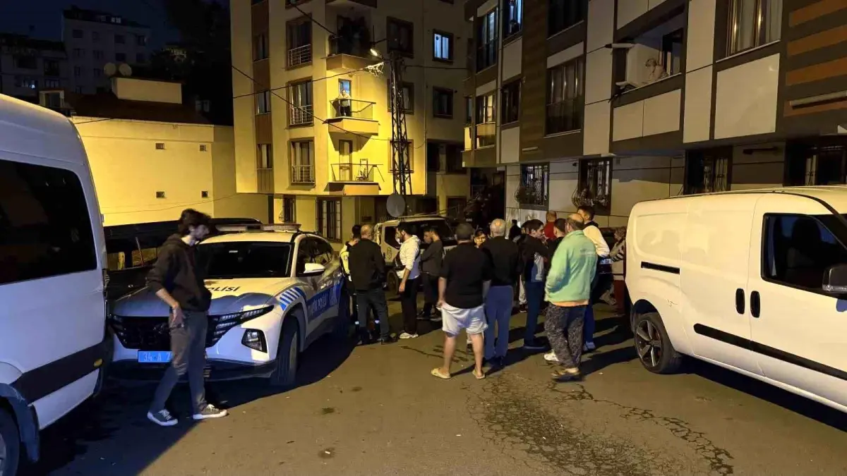 İstanbul\'da Park Halindeki Araçlara Çarpan Sürücü Yakalandı