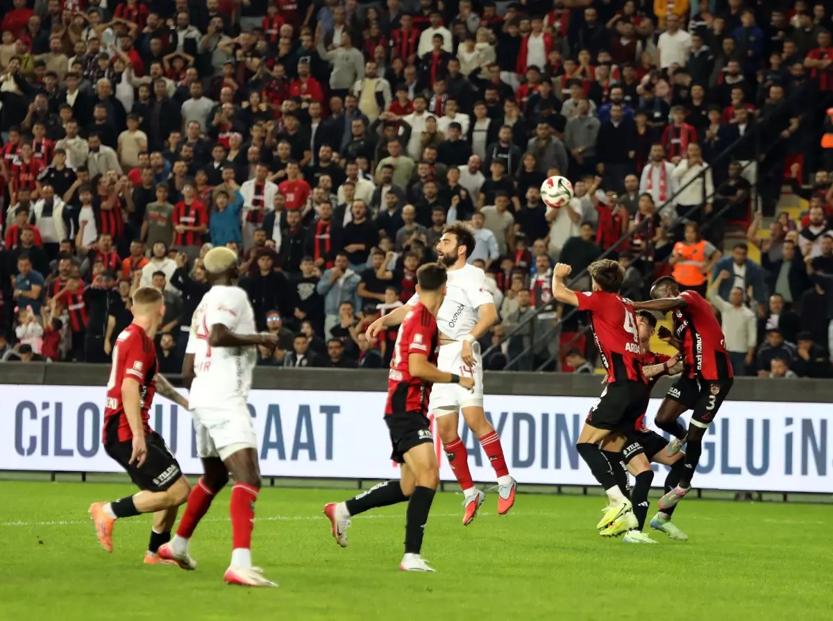 Gaziantep FK, Antalyaspor\'u 3-2 yendi