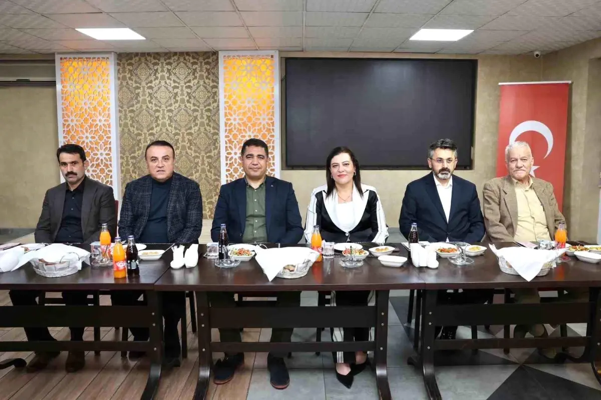 Emrullah Aydın\'a Veda Yemeği