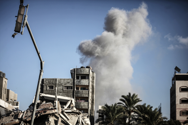 İsrail ordusu: Gazze'nin güneyindeki Hamas hedeflerine saldırı dalgası başlattık