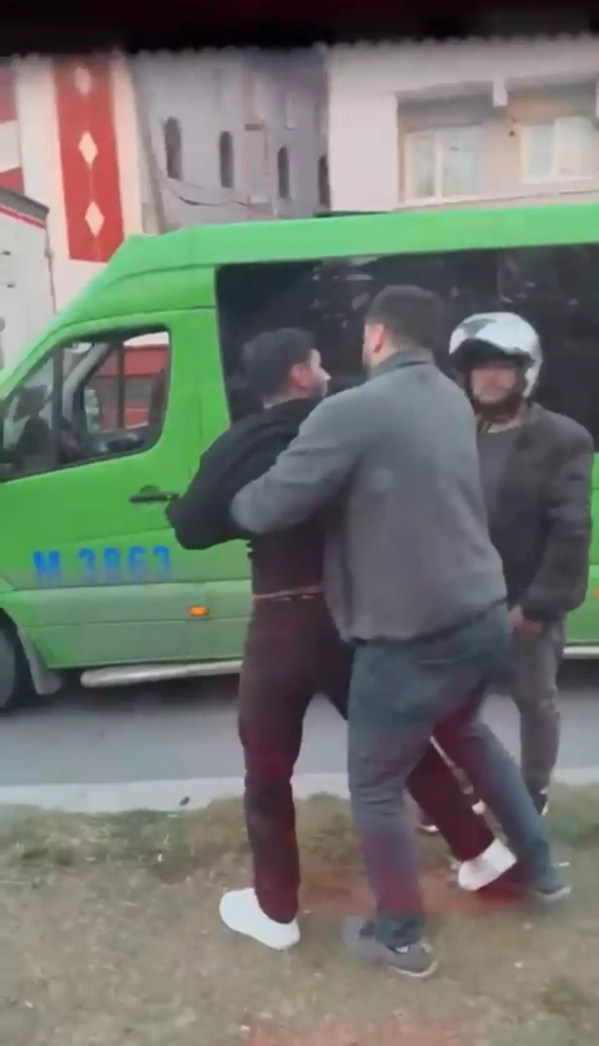 Kağıthane\'de Minibüs Şoförlerine Tekme Tokat Saldırı