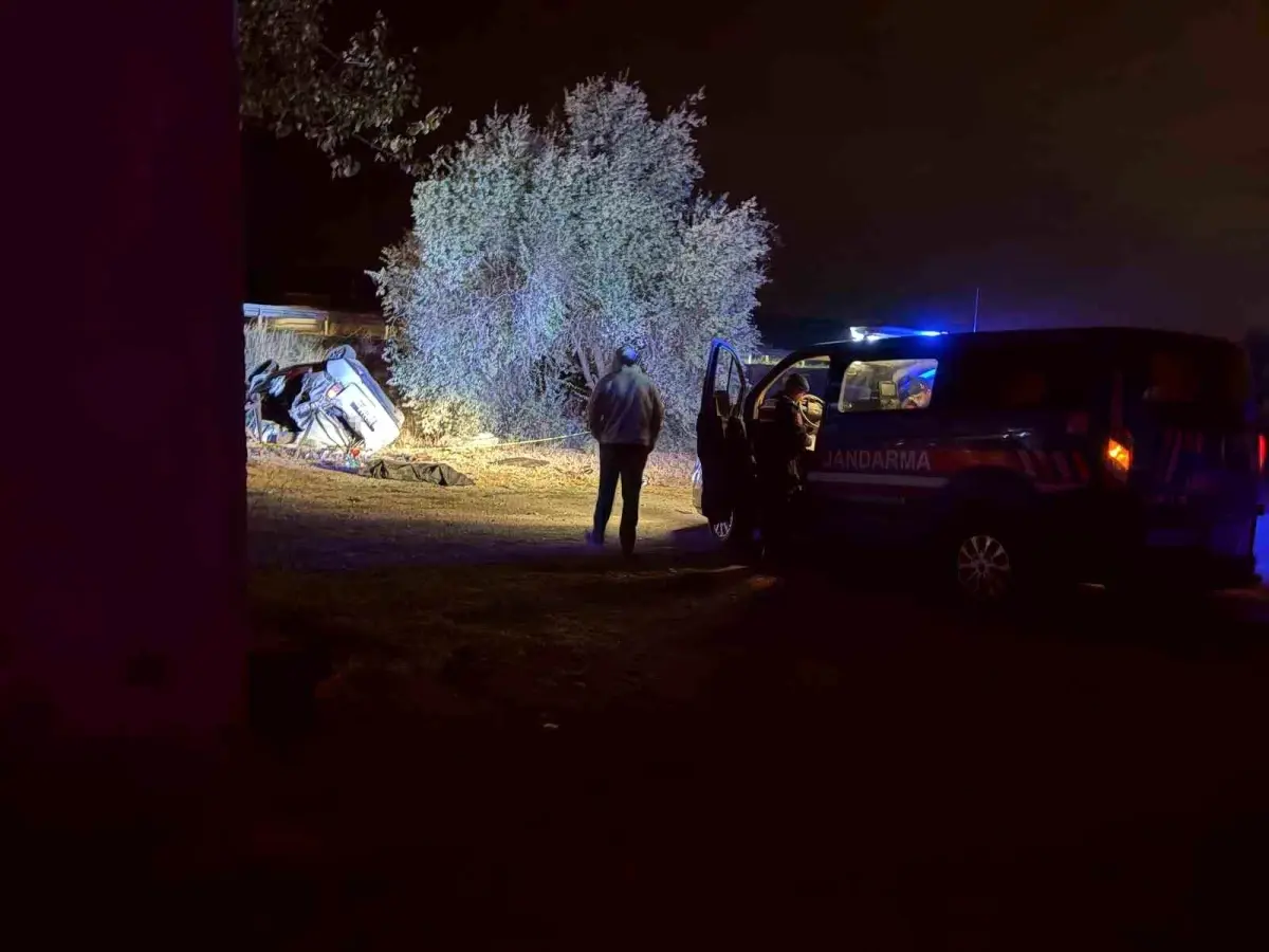 Kayseri\'de Takla Atan Otomobilde 1 Ölü, 2 Yaralı