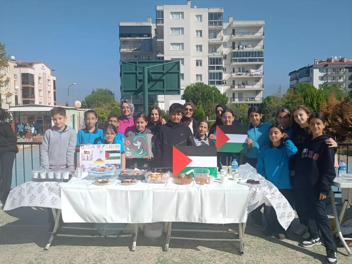 Kemalpaşa\'da Filistin yararına kermes