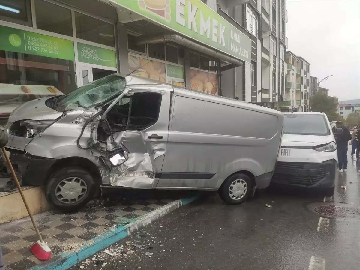 Freni Boşalan Tanker 8 Araca Çarptı