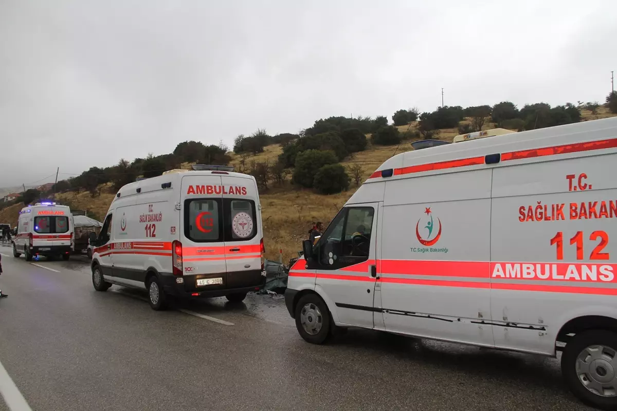 Manisa\'da feci kaza: 1 bebek ölü, 5 yaralı