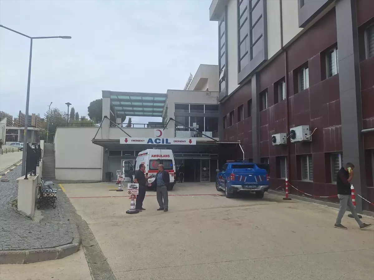 Selendi\'de Traktör Kazaları: 2 Ölü