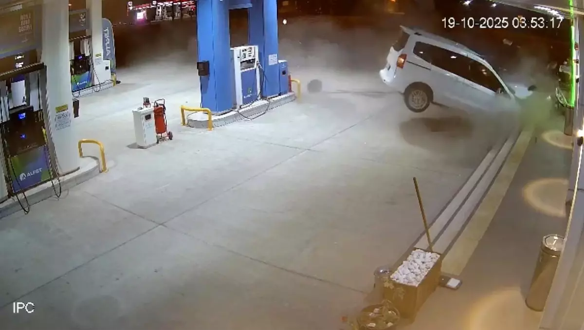 Mardin\'de Araç Kazası: 2 Yaralı