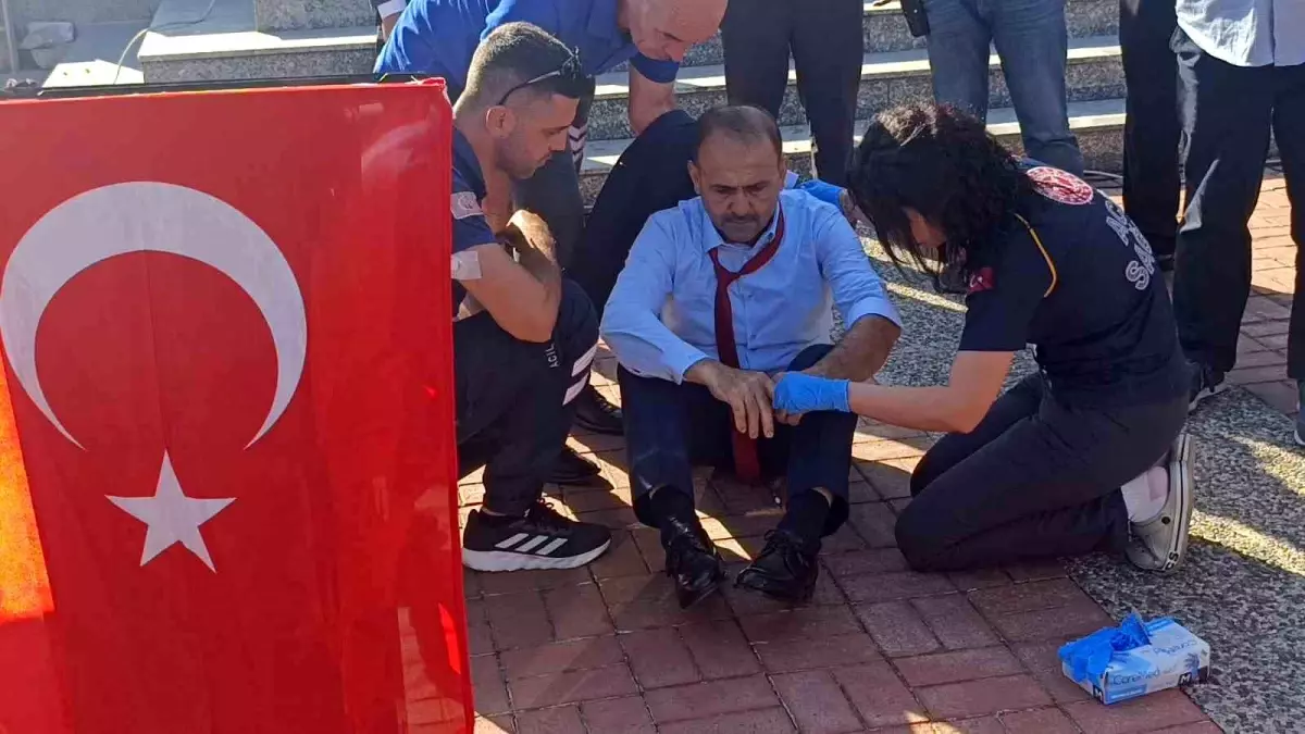 Muhtarlar Günü\'nde Bayılan Muhtar Hastaneye Kaldırıldı