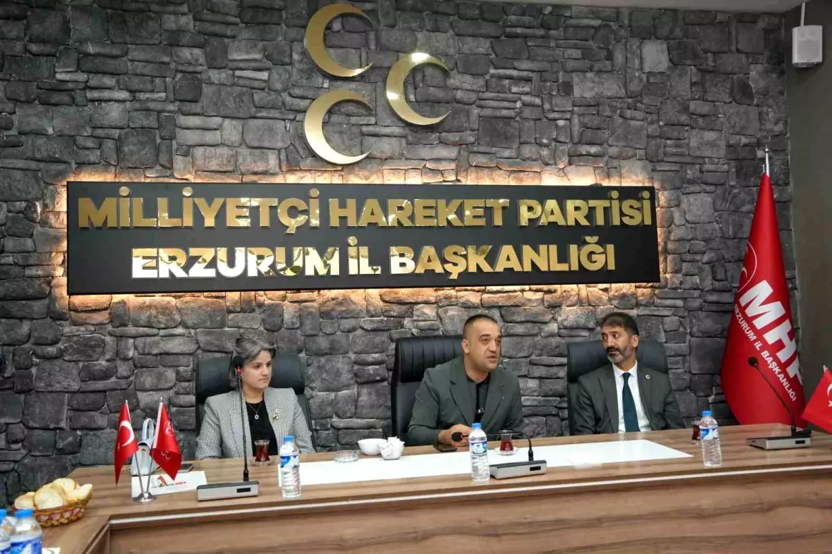 MHP Erzurum\'da Muhtarlar Günü Kutlandı