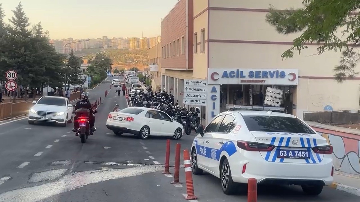 Şanlıurfa\'da Öğretmene Sopalı Saldırı