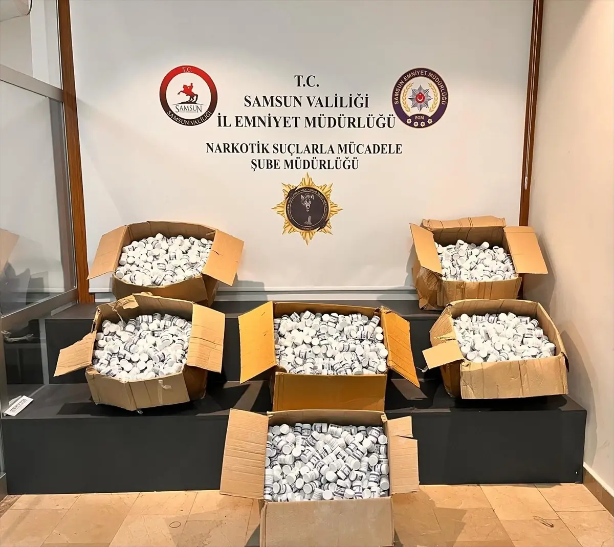 Samsun\'da Uyuşturucu Operasyonu: 153 Bin Ecza Ele Geçirildi