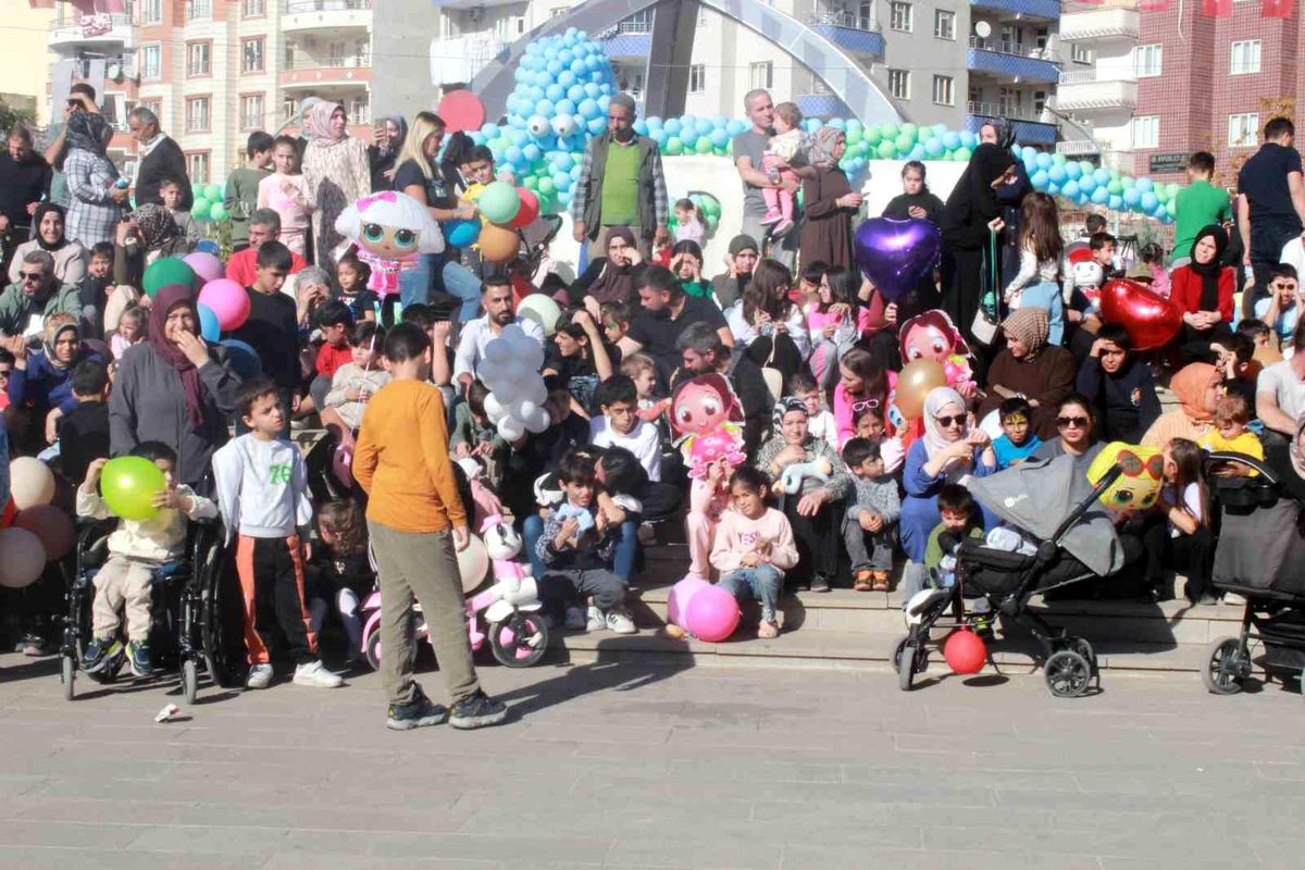 Siirt\'te \'Bir Balon Yeter Aile Festivali\' coşkusu