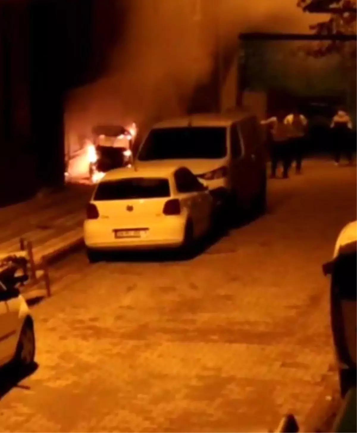 Sultangazi\'de Elektrikli Araçta Yangın