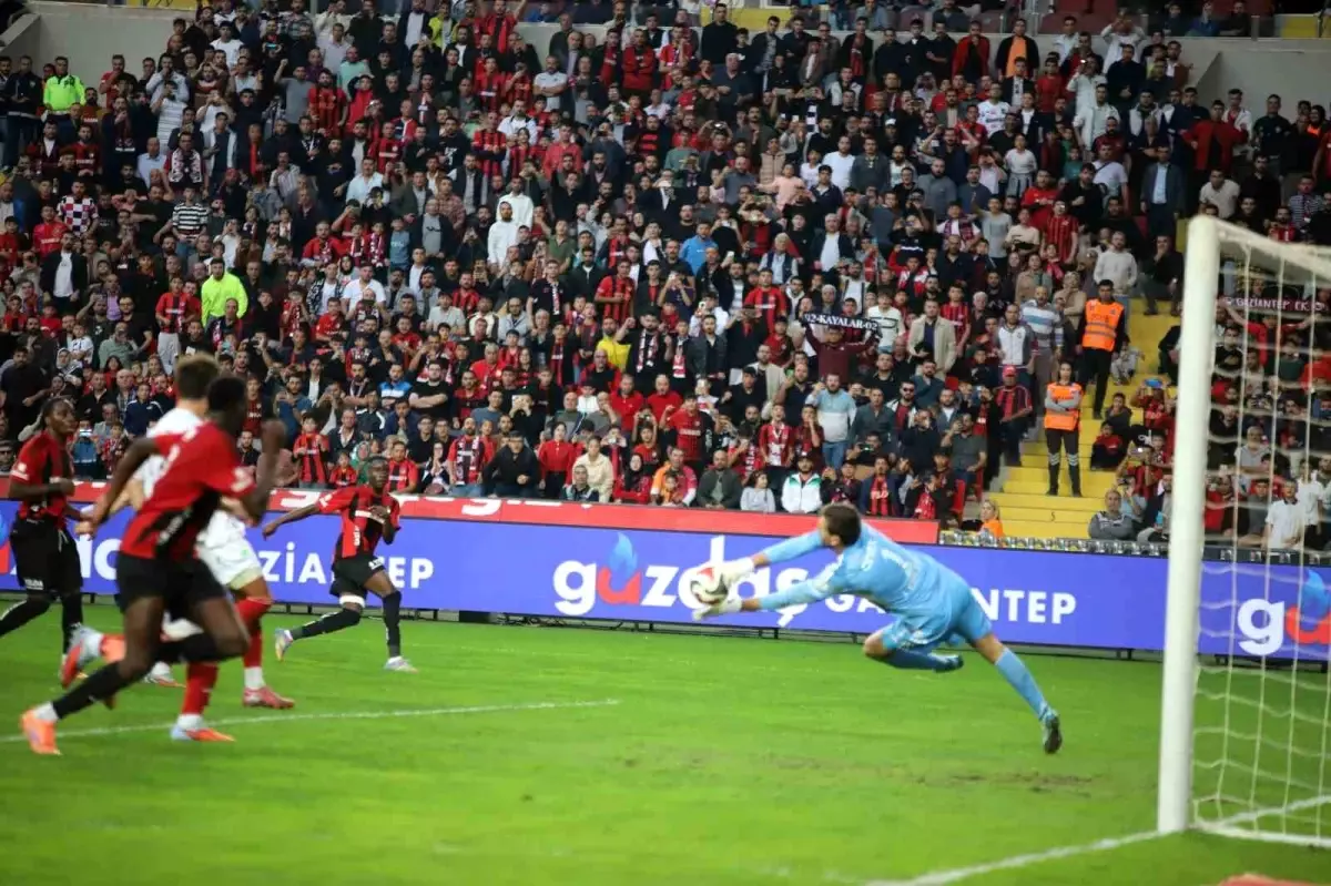 Gaziantep FK Rahat Bir İlk Yarı Geçirdi