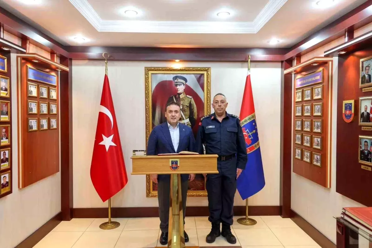 Vali Sözer Jandarma ile Bir Araya Geldi