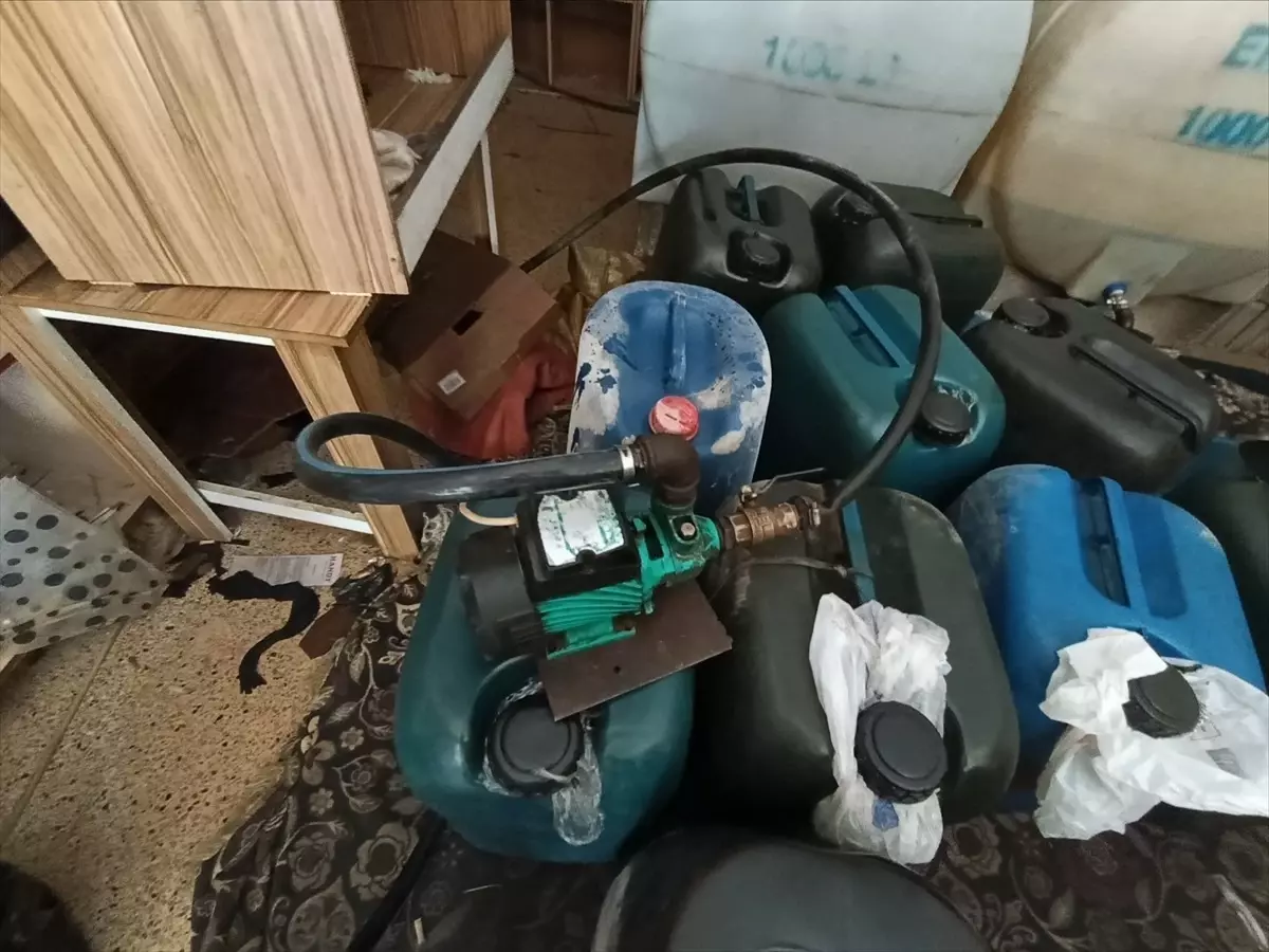 İpekyolu\'nda 1200 Litre Kaçak Akaryakıt Ele Geçirildi
