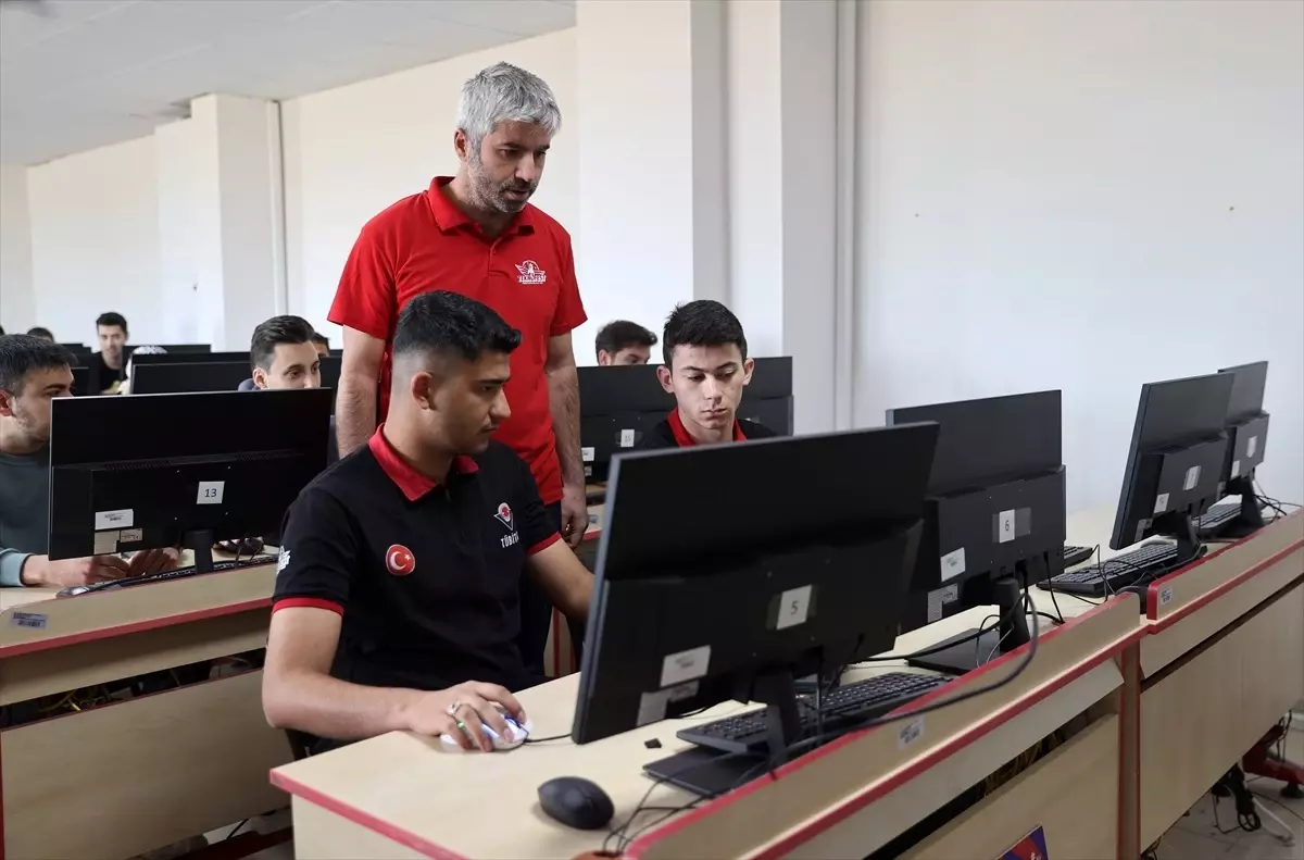 Sivas\'ta Veri Güvenliğine \'Muhafız\' Yazılımı