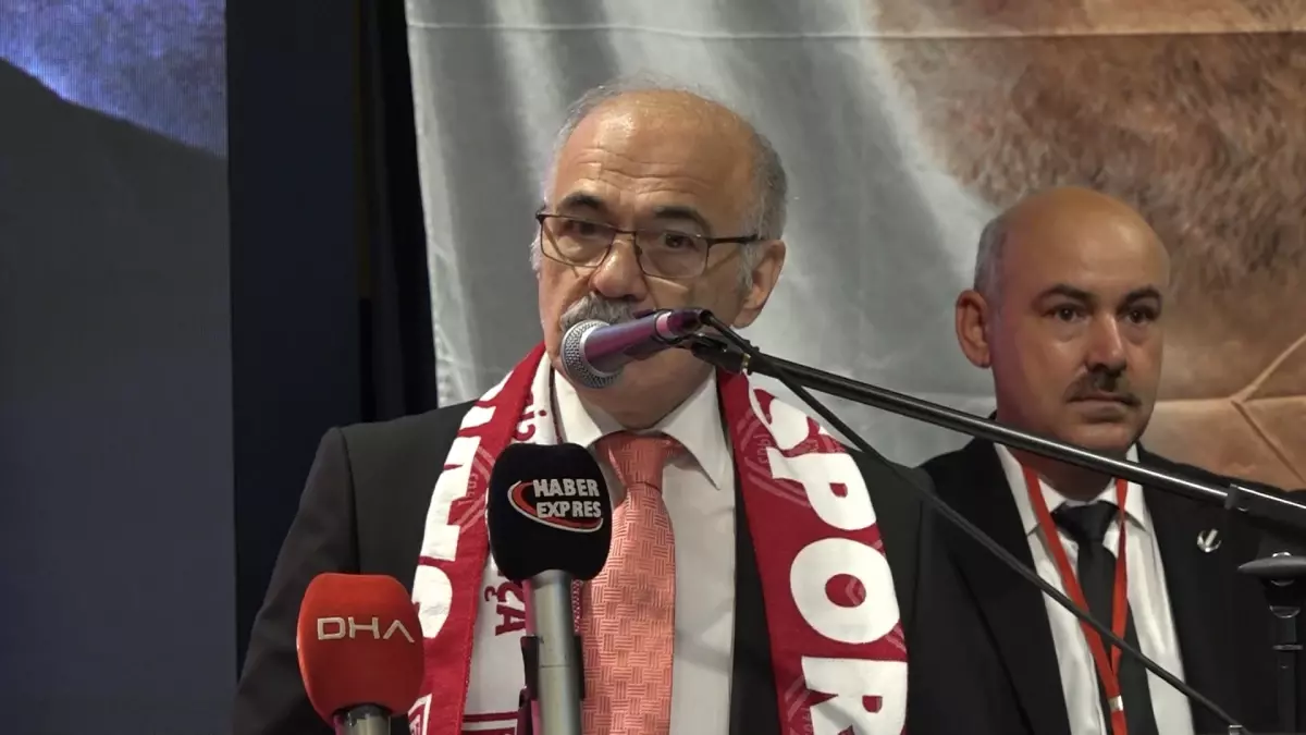 YRP Kongresinde Ekonomi ve Barış Eleştirisi