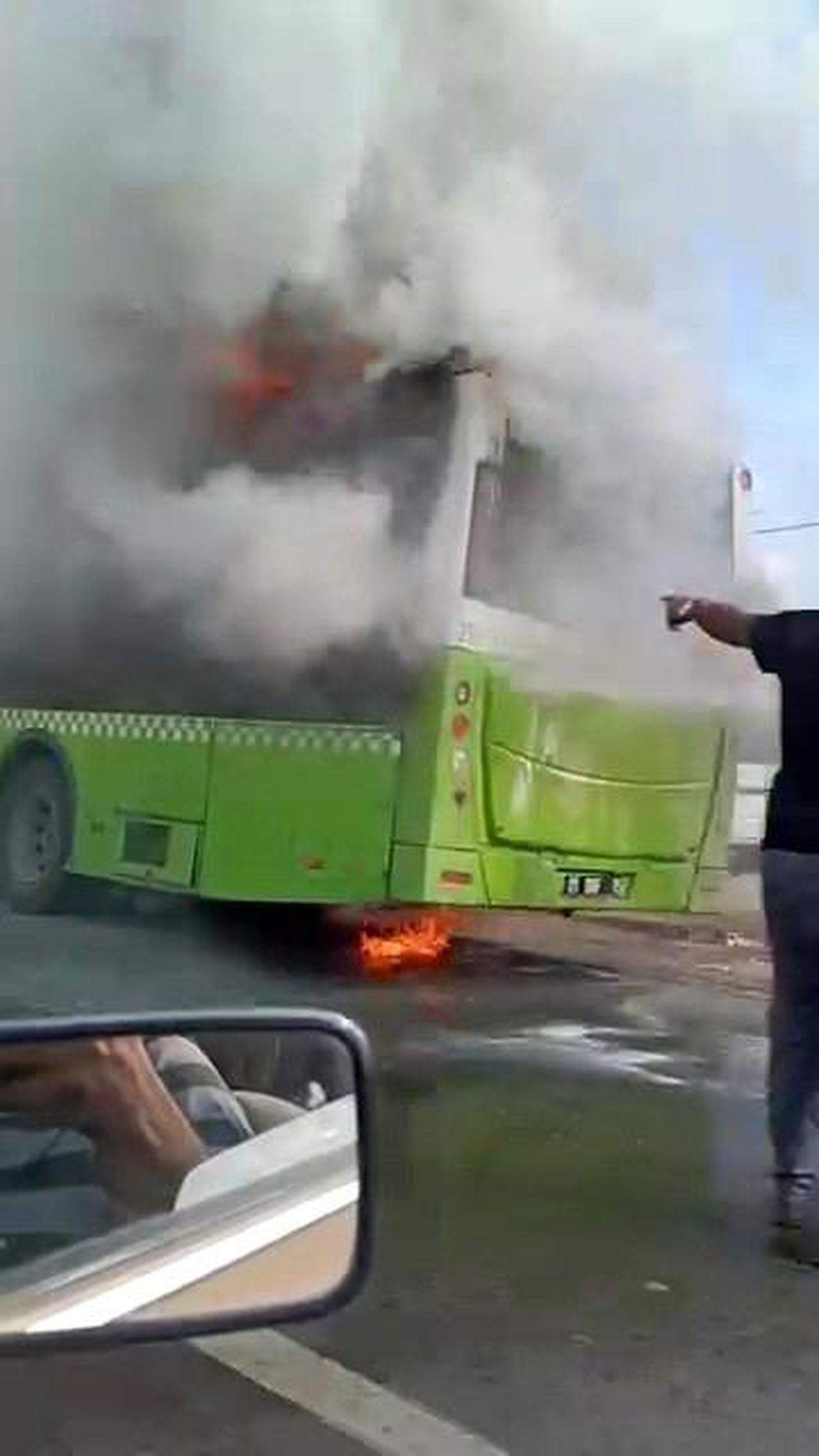 Adana\'da Halk Otobüsü Yangın Çıkardı