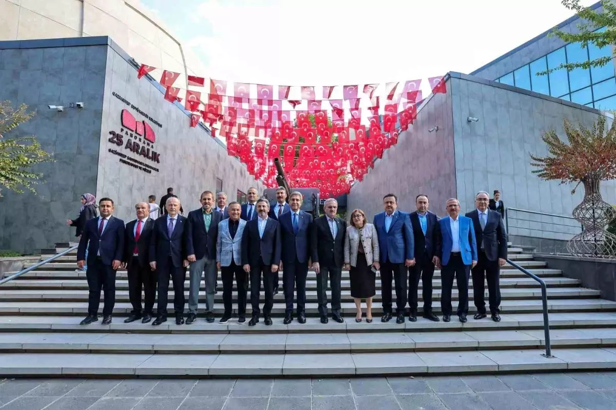 Mustafa Demir\'den Kahramanlık Müzesi\'ne Ziyaret