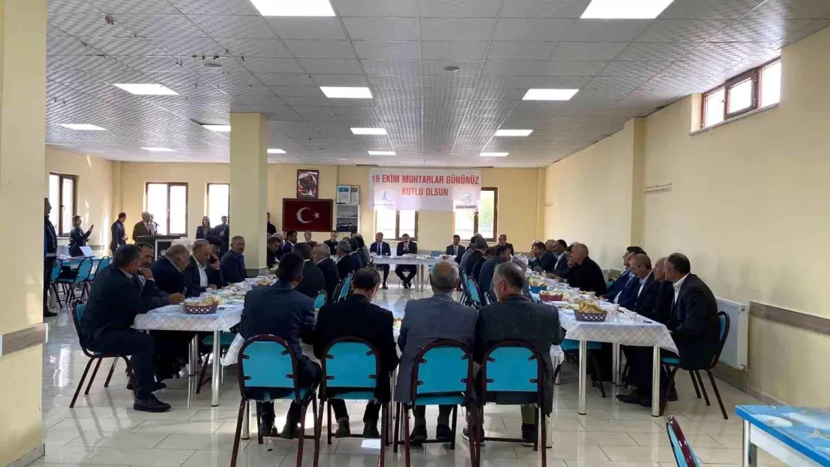 Kars\'ın Arpaçay Kaymakamı Muhtarlarla Buluştu