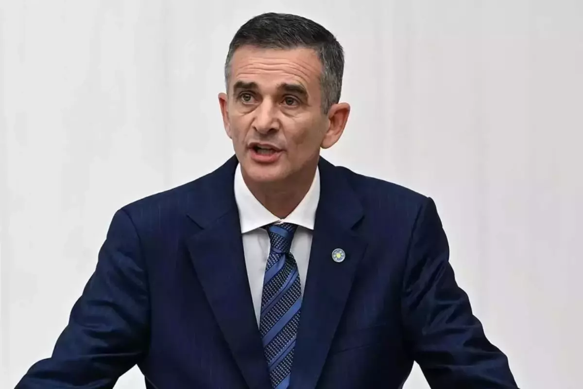 Bağımsız Milletvekili Ümit Dikbayır\'ın CHP\'ye katılacağı iddia edildi
