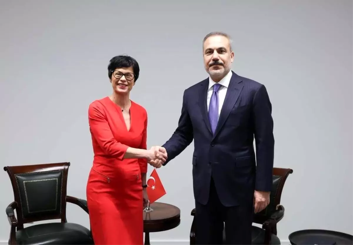 Hakan Fidan Lüksemburg\'da Temaslarda Bulundu