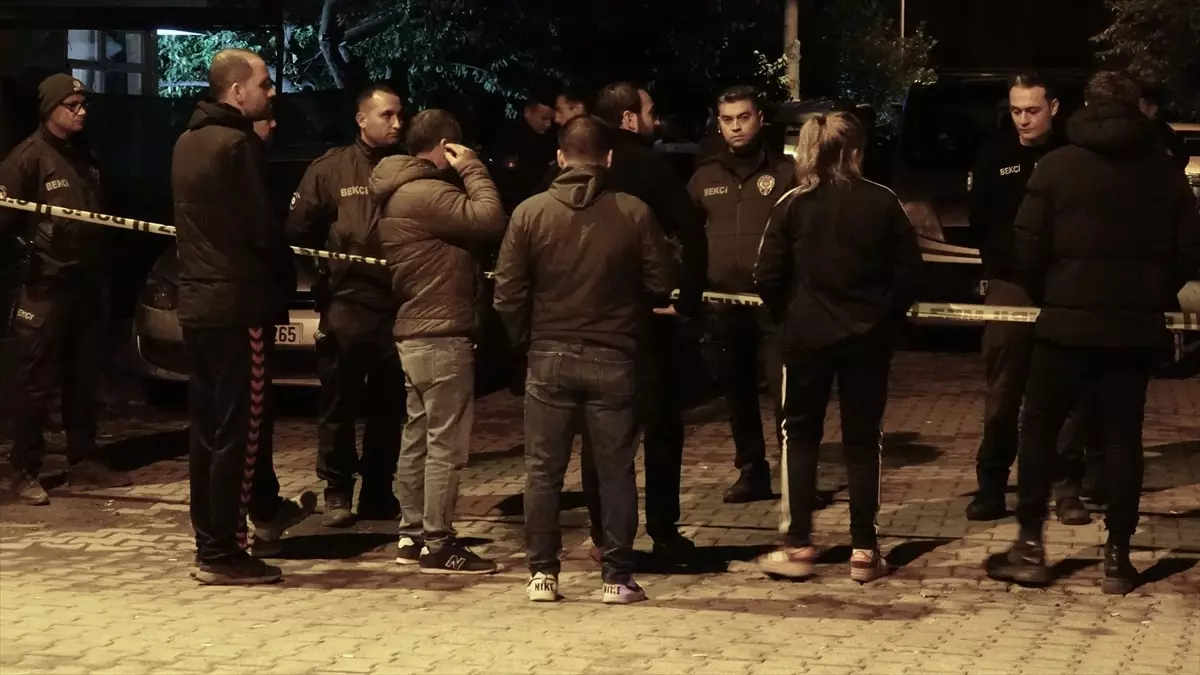 Edremit\'te Cinayet: Silahla Vurulmuş Ceset Bulundu