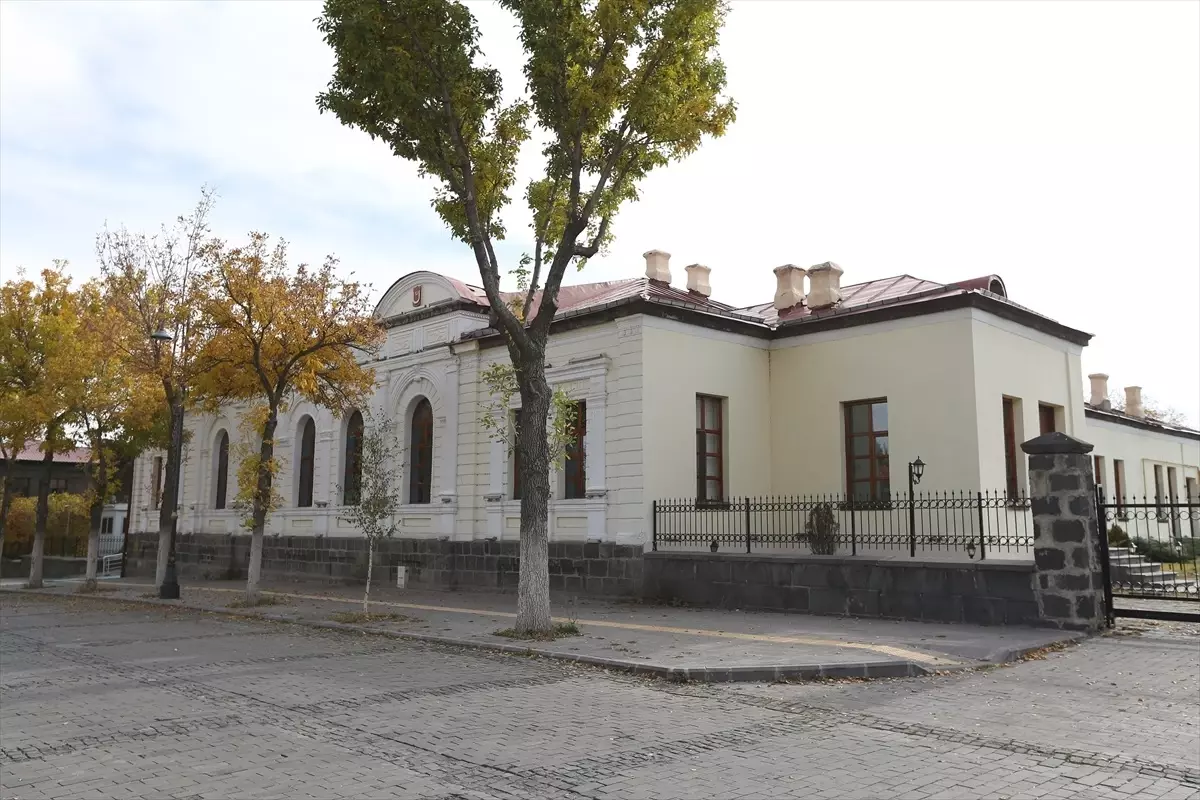 Kars\'ta Baltık Mimarisi ile Tarih Yeniden Canlanıyor