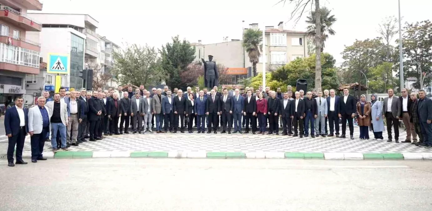Yenişehir Belediye Başkanı Ercan Özel, Muhtarlar Günü\'nde Birlik Vurgusu Yaptı