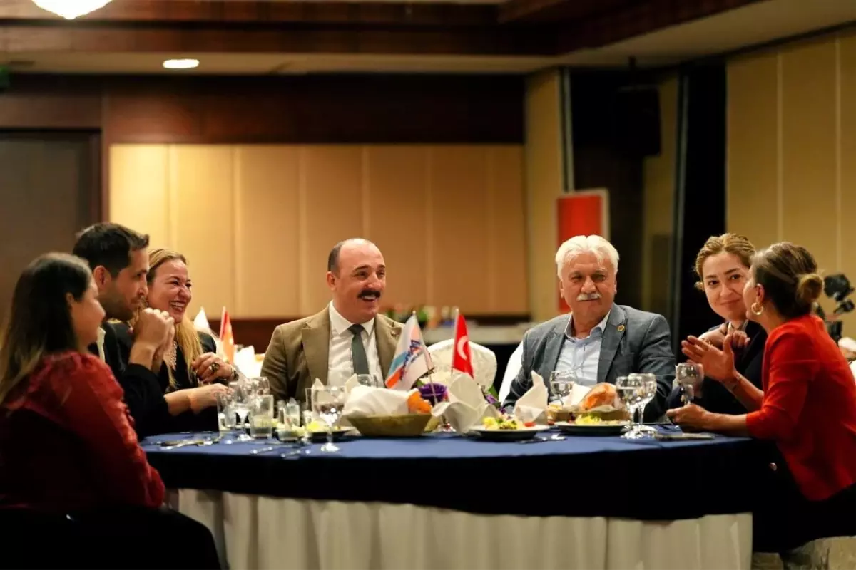 Konyaaltı Belediye Başkanı Cem Kotan, Muhtarlar Günü\'nü Kutladı