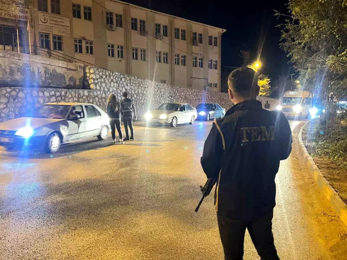 Besni\'de Polis Uygulamaları Sürüyor