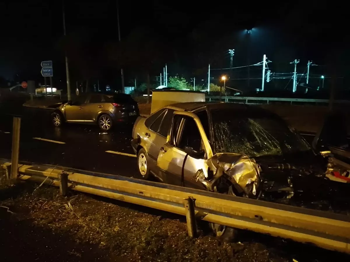 Pazaryeri\'nde Trafik Kazası: 2 Yaralı