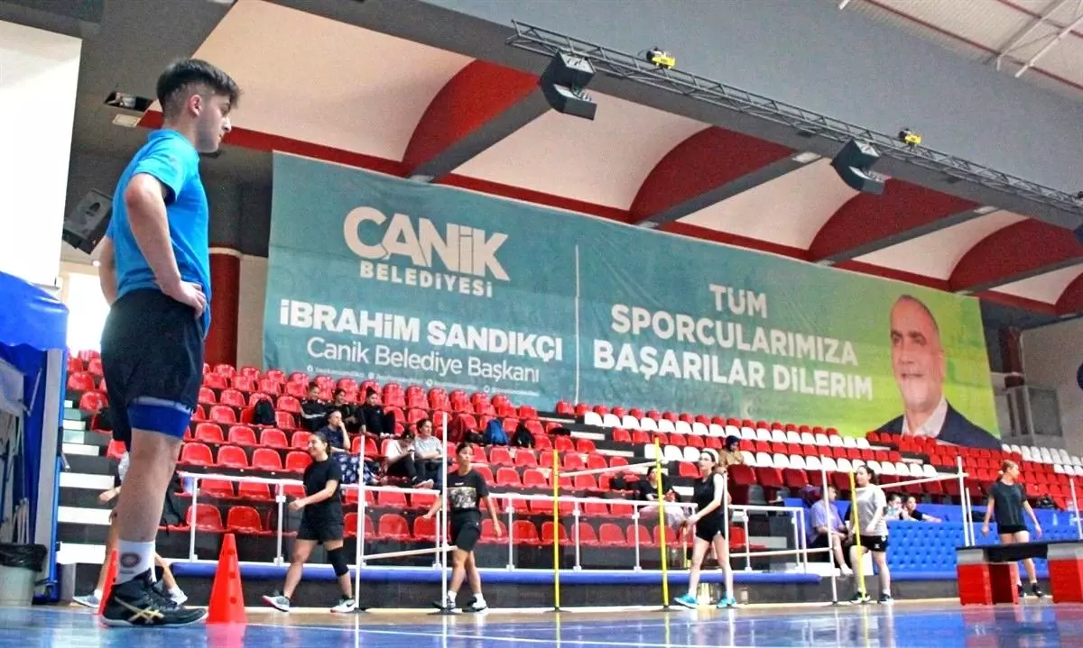 Canik Belediyesi\'nden Gençlere Ücretsiz Eğitim Desteği