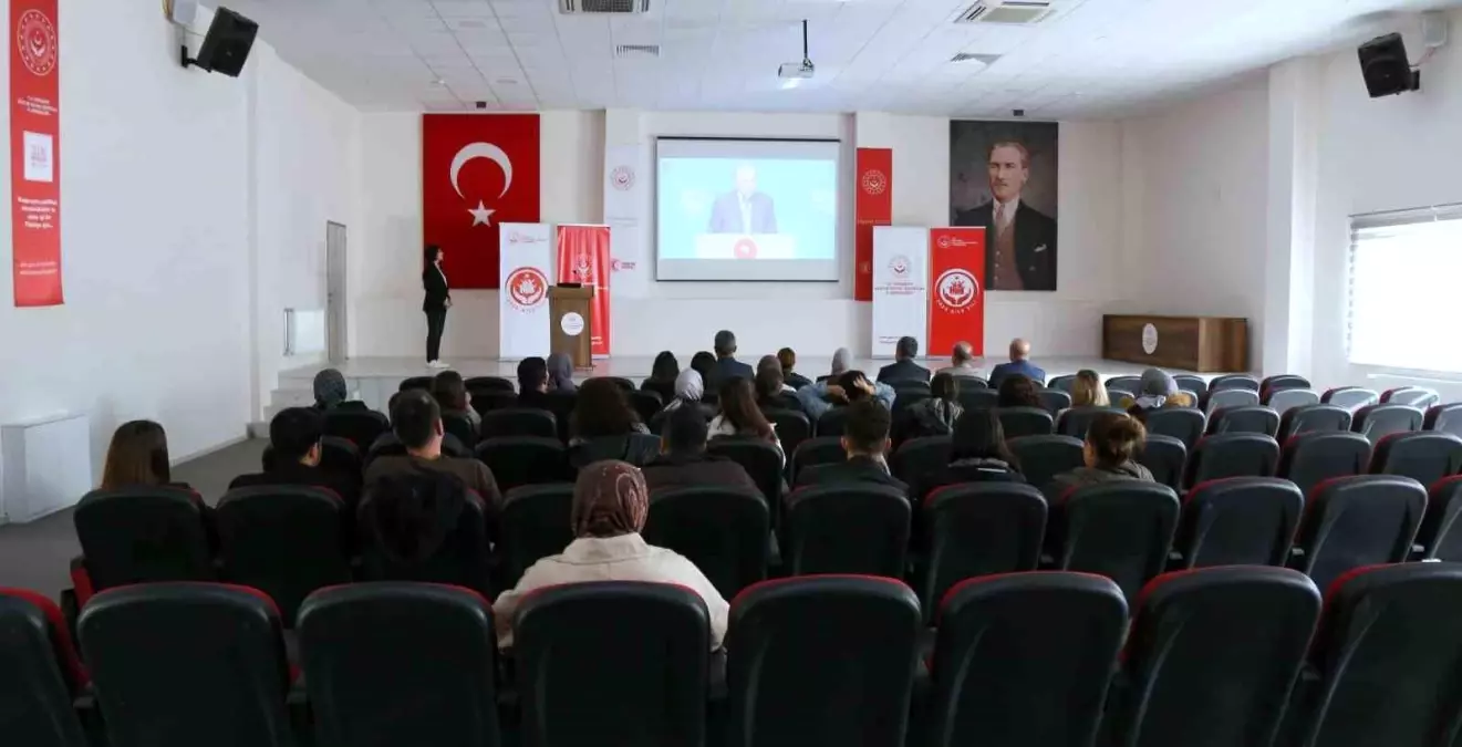 Eskişehir\'de Çocuk Hizmetleri Eğitimi Başlatıldı